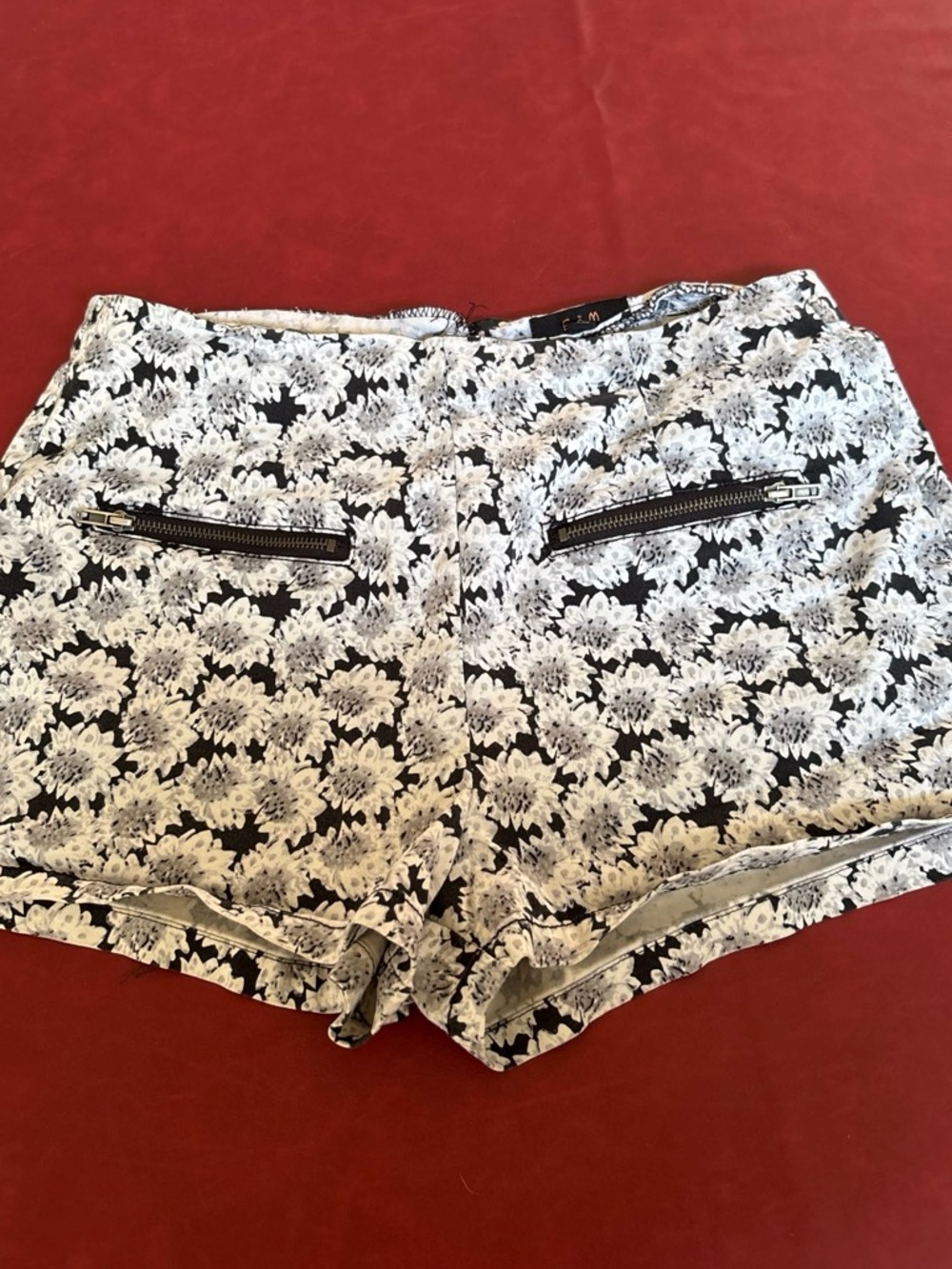 Floral Lace-Print Women’s Shorts in Black & White
